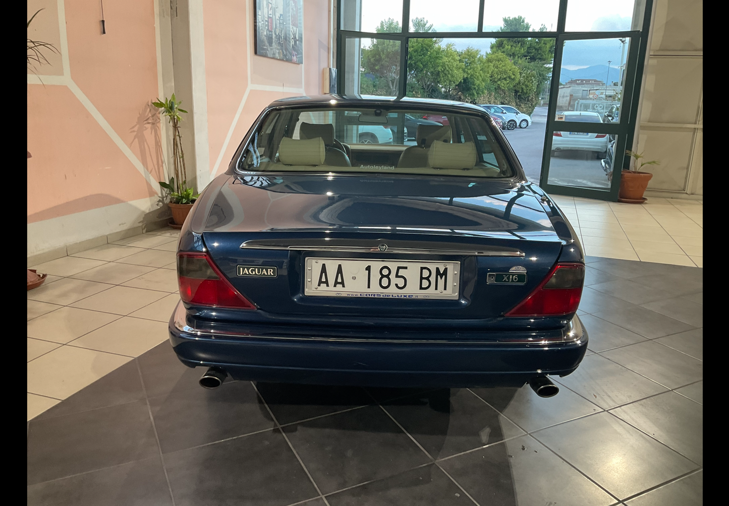 JAGUAR XJ6