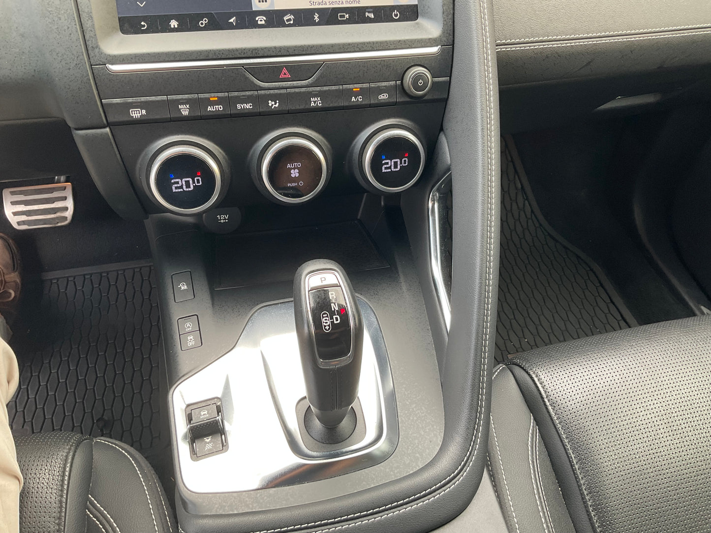 JAGUAR E-PACE AWD R-DYNAMIC HSE
