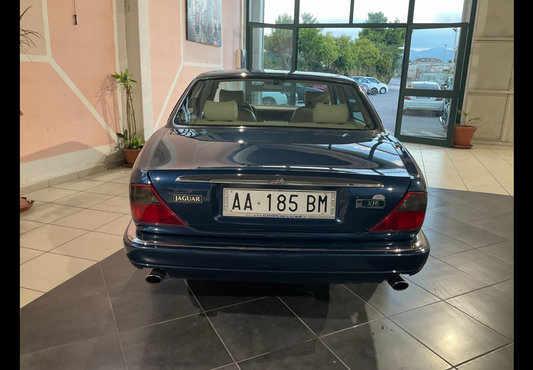 JAGUAR XJ6