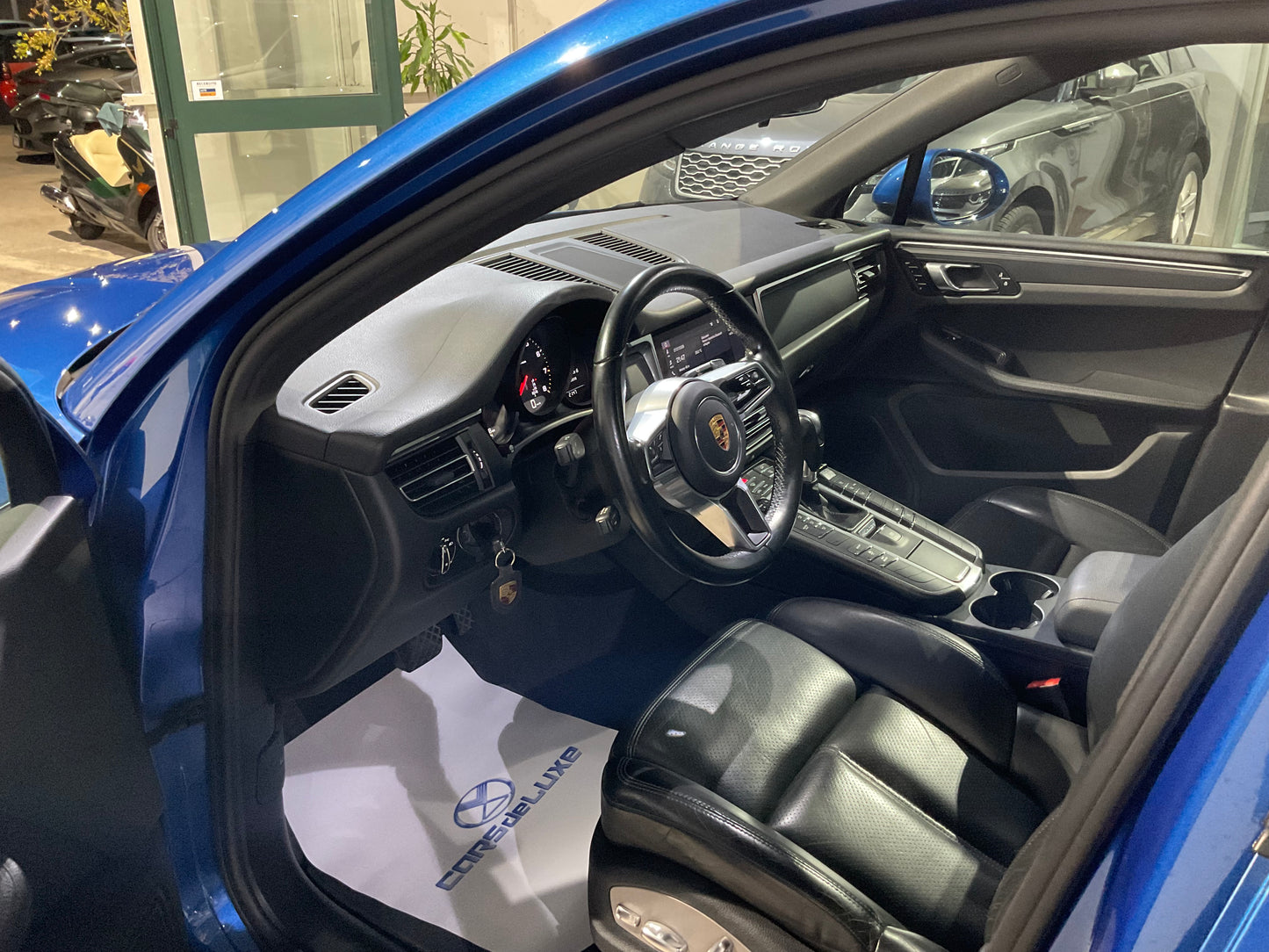 PORSCHE MACAN 2.0 turbo