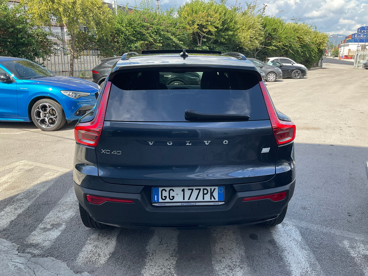 VOLVO XC 40 1.5 plugin 180 cv T5