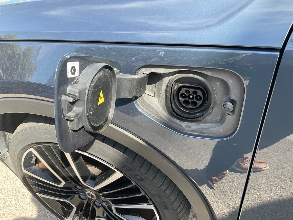 VOLVO XC 40 1.5 plugin 180 cv T5