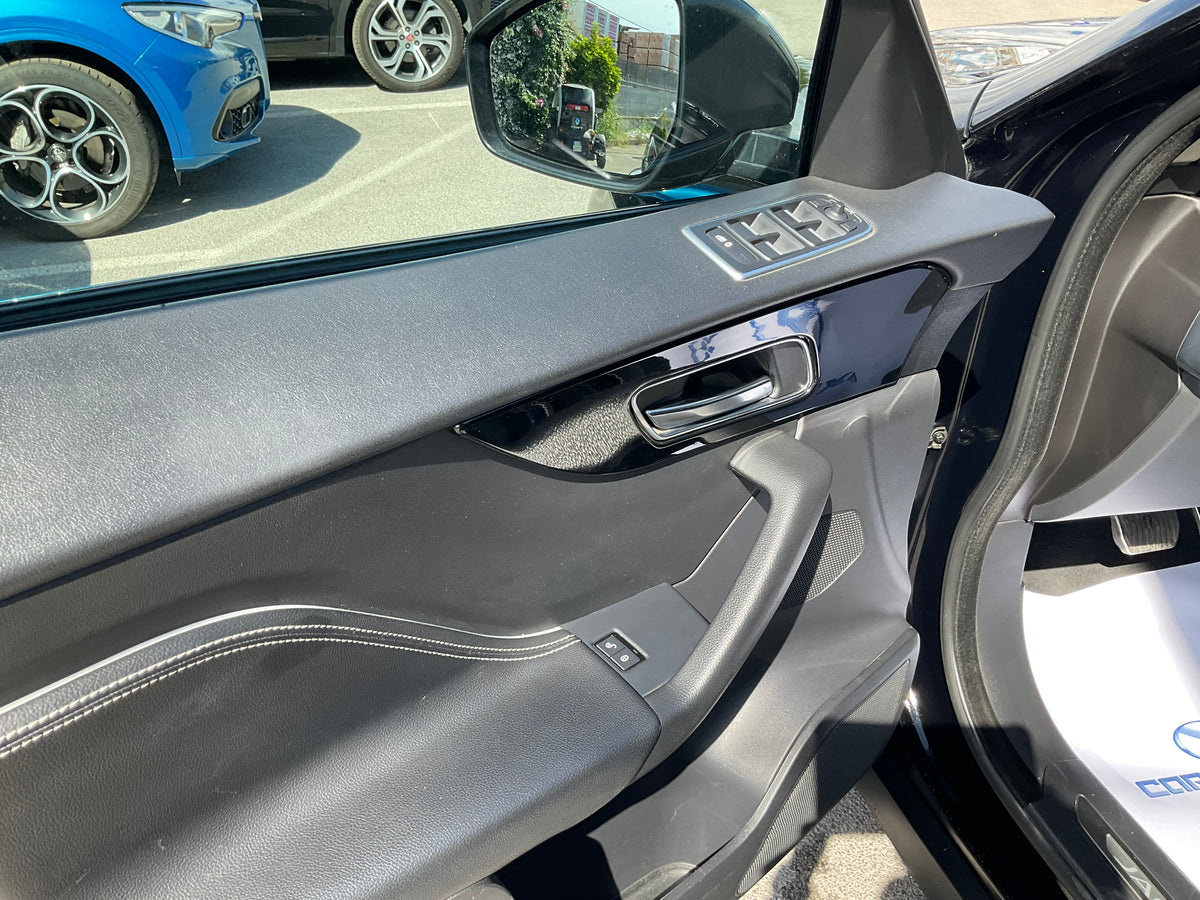 JAGUAR F-PACE AWD 2.0 R dynamic