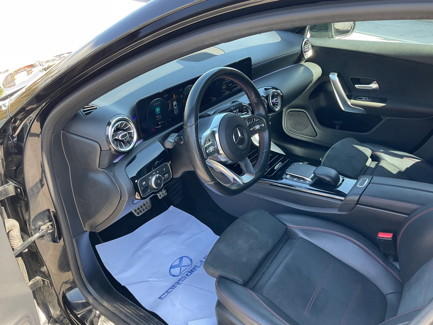 MERCEDES BENZ A180d PREMIUM plus AMG
