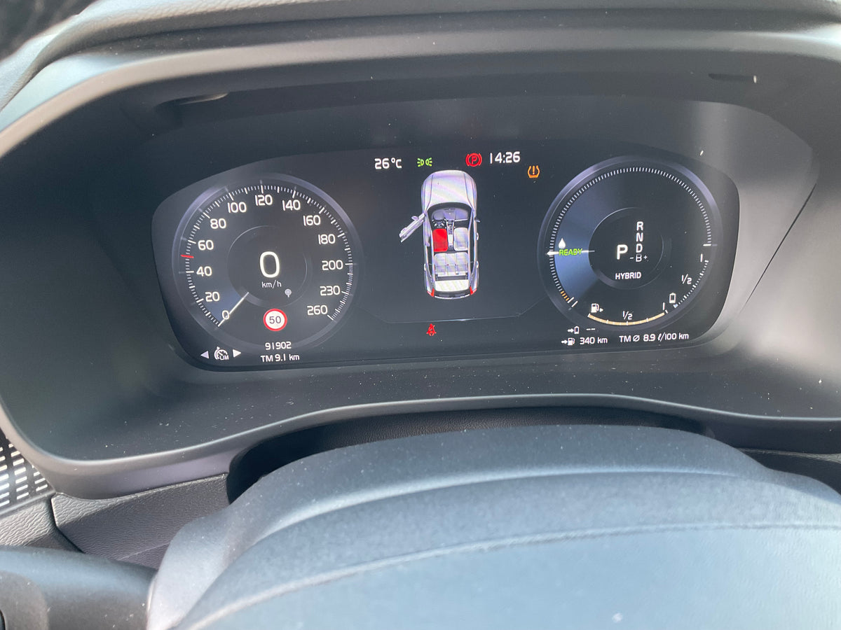 VOLVO XC 40 1.5 plugin 180 cv T5