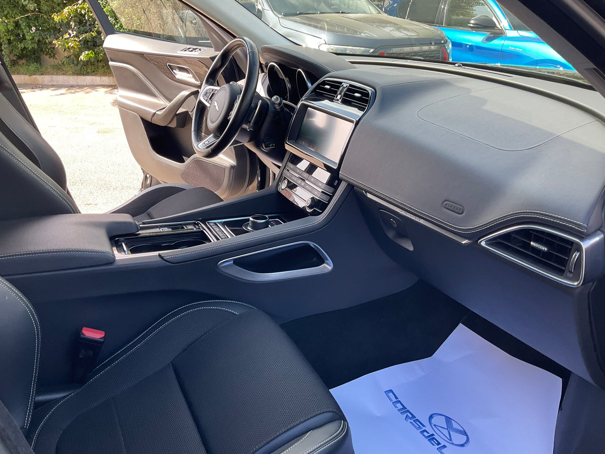 JAGUAR F-PACE AWD 2.0 R dynamic