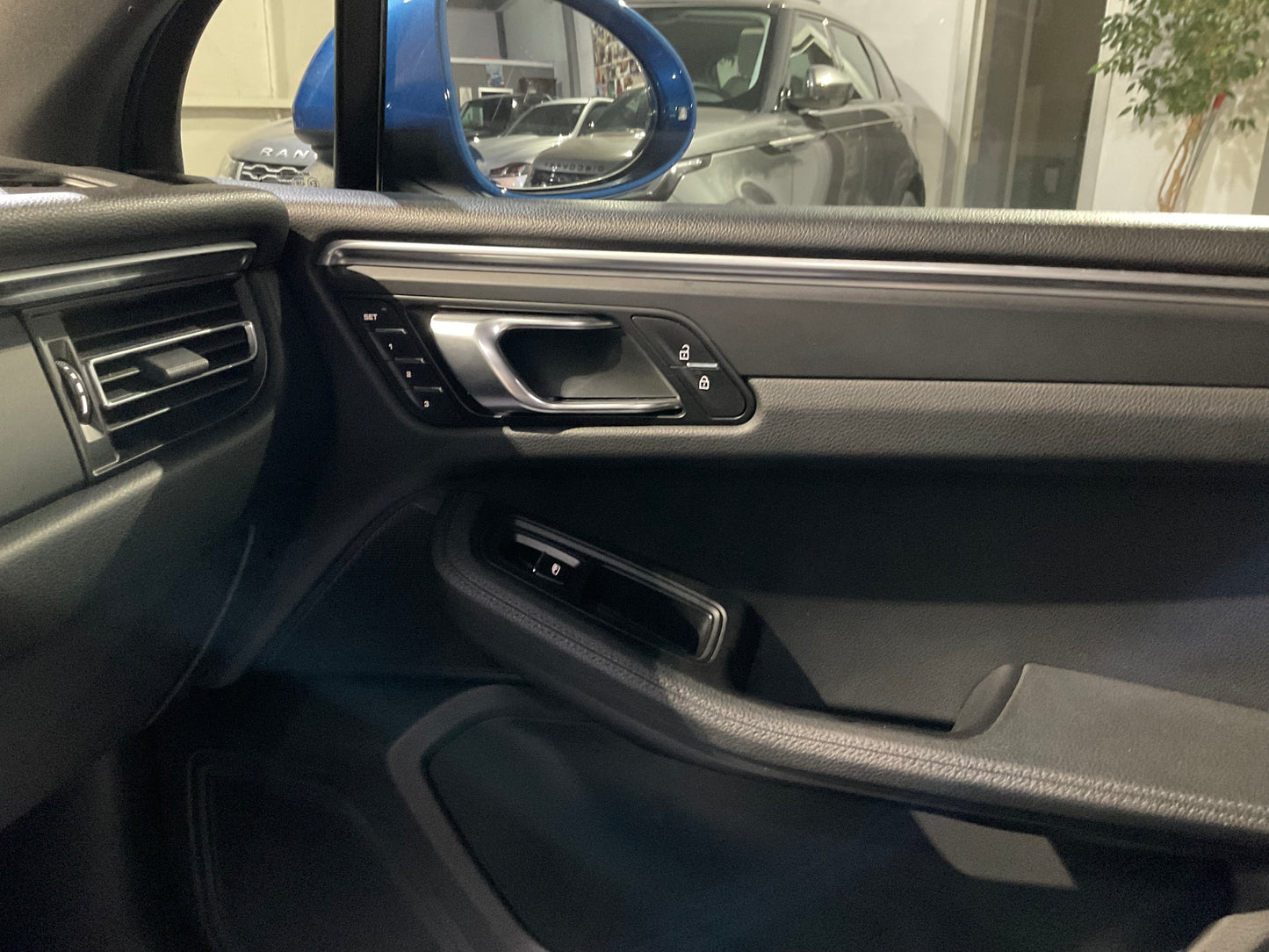 PORSCHE MACAN 2.0 turbo