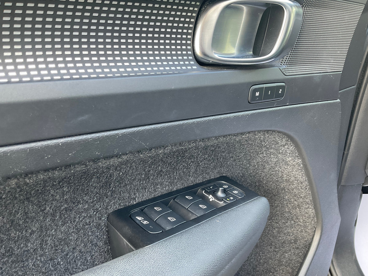 VOLVO XC 40 1.5 plugin 180 cv T5