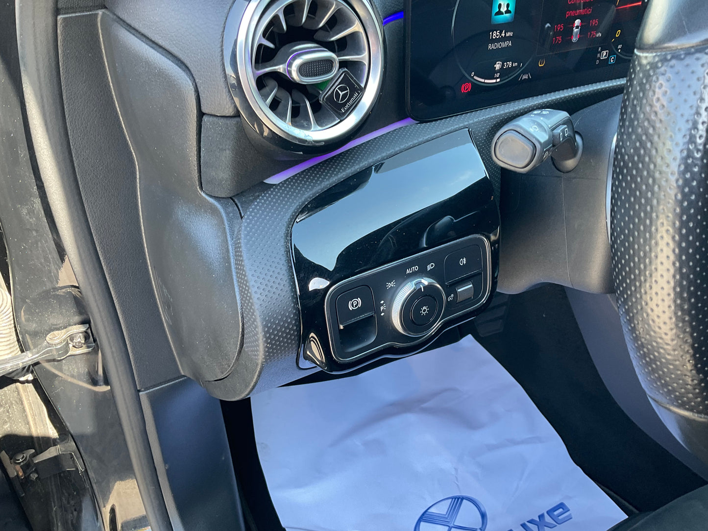 MERCEDES BENZ A180d PREMIUM plus AMG