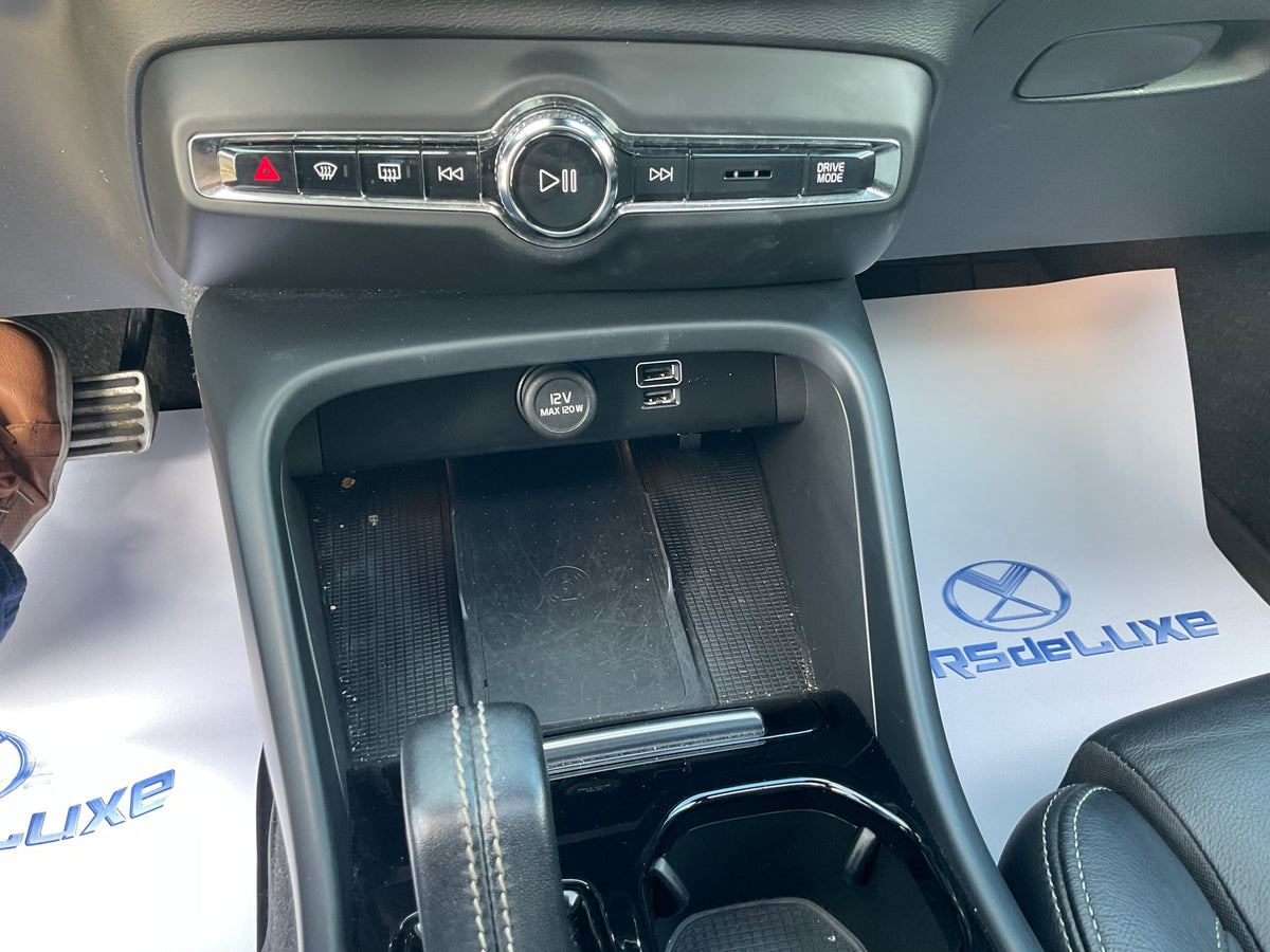 VOLVO XC 40 1.5 plugin 180 cv T5