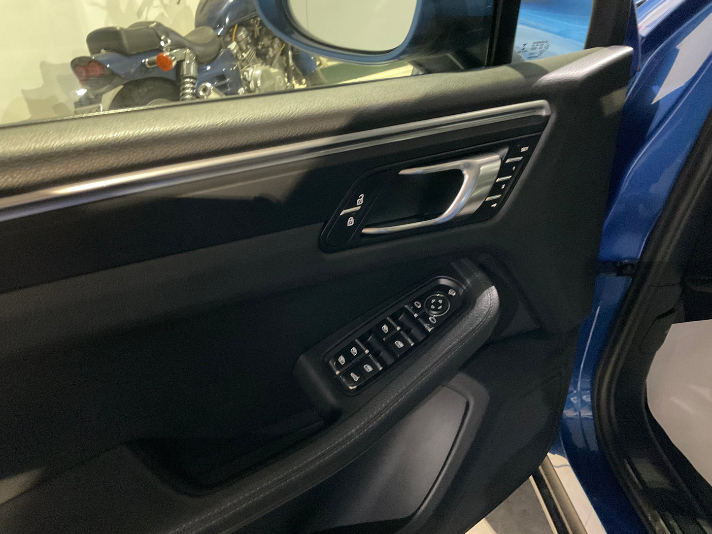 PORSCHE MACAN 2.0 turbo