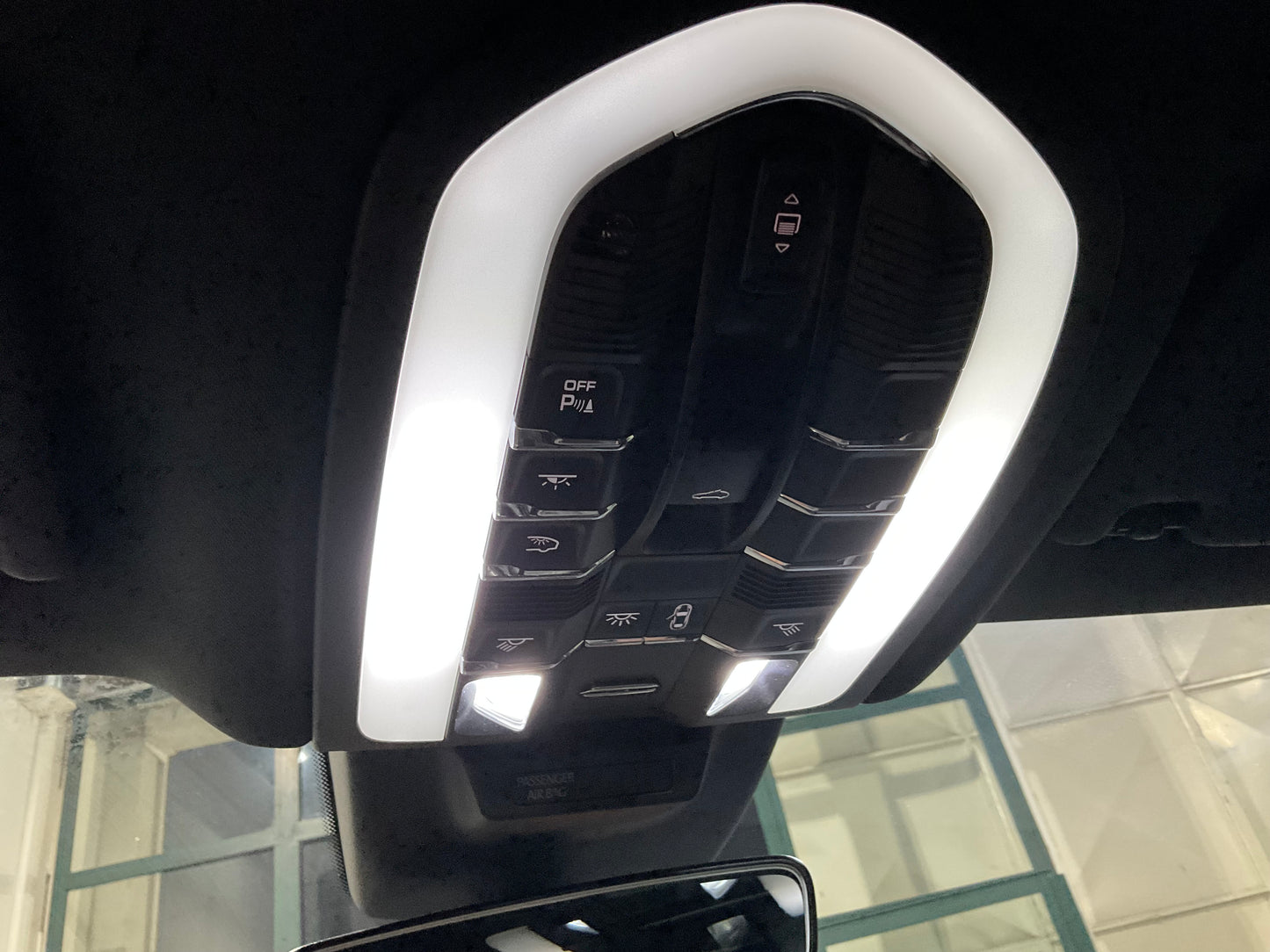 PORSCHE MACAN 2.0 turbo