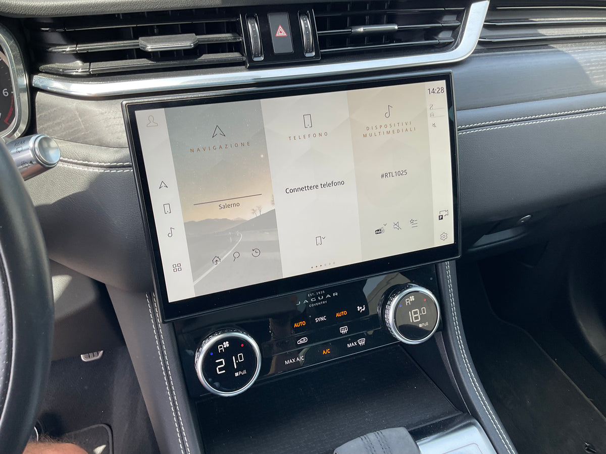 JAGUAR F- PACE 2.0 benz 240 cv