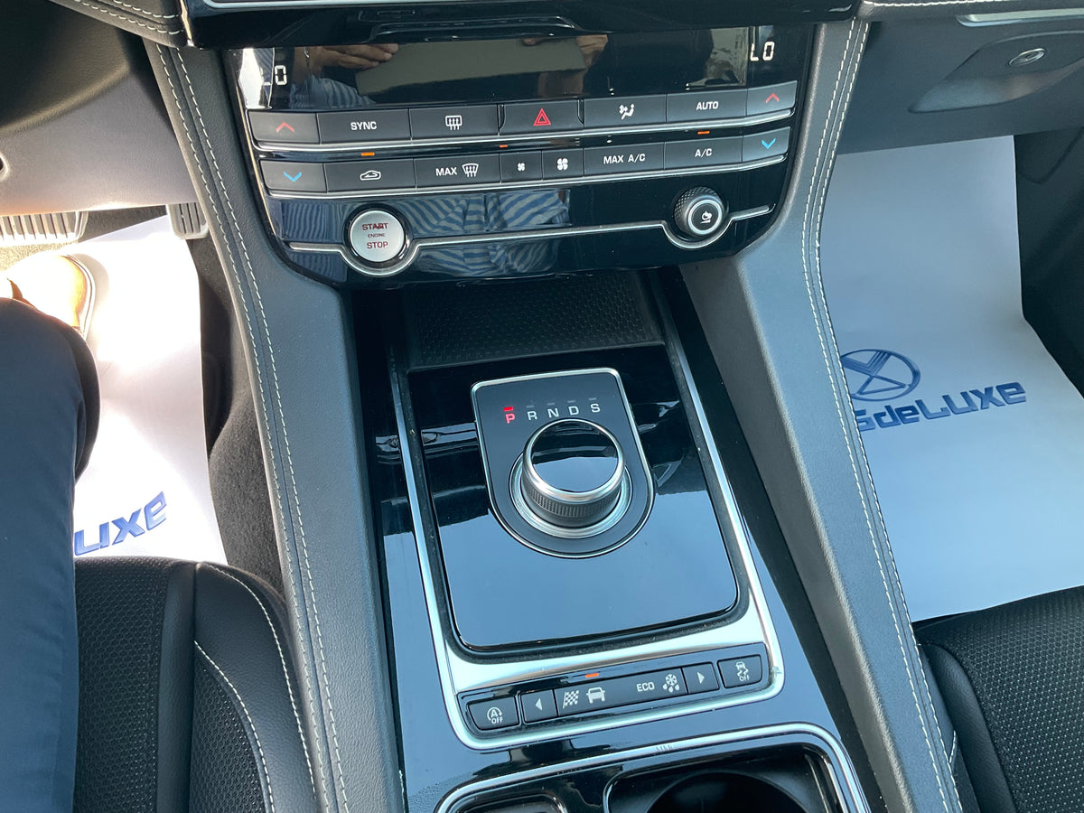 JAGUAR F-PACE AWD 2.0 R dynamic
