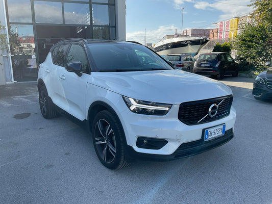 VOLVO XC40 1.5 benz/ plugin RECHARGED