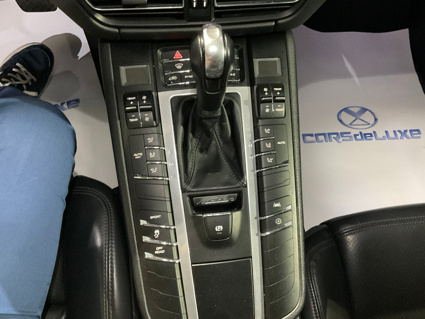 PORSCHE MACAN 2.0 turbo