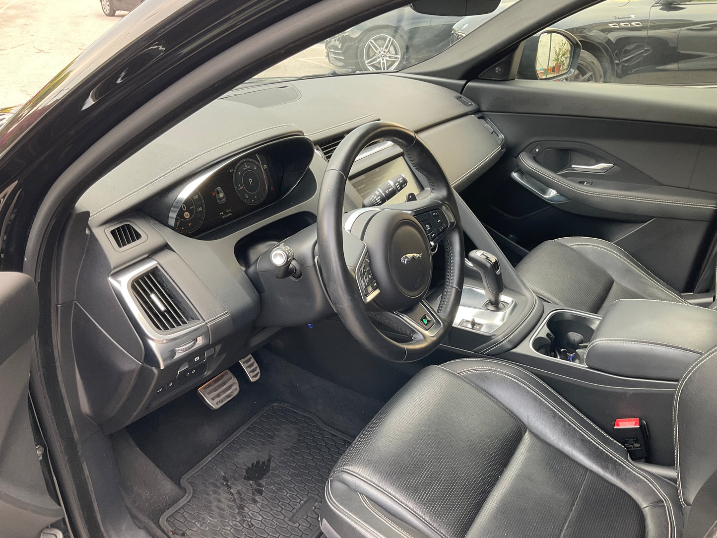 JAGUAR E-PACE AWD R-DYNAMIC HSE