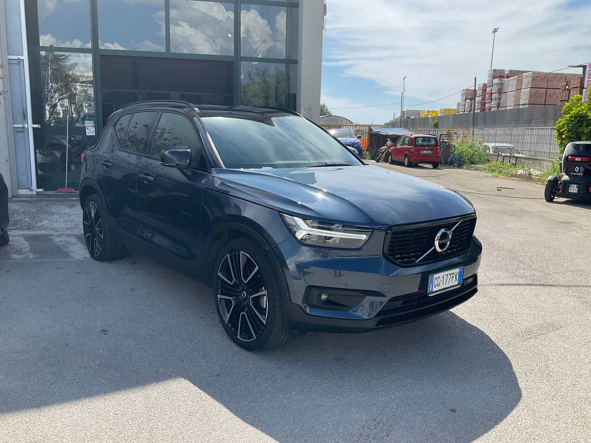 VOLVO XC 40 1.5 plugin 180 cv T5