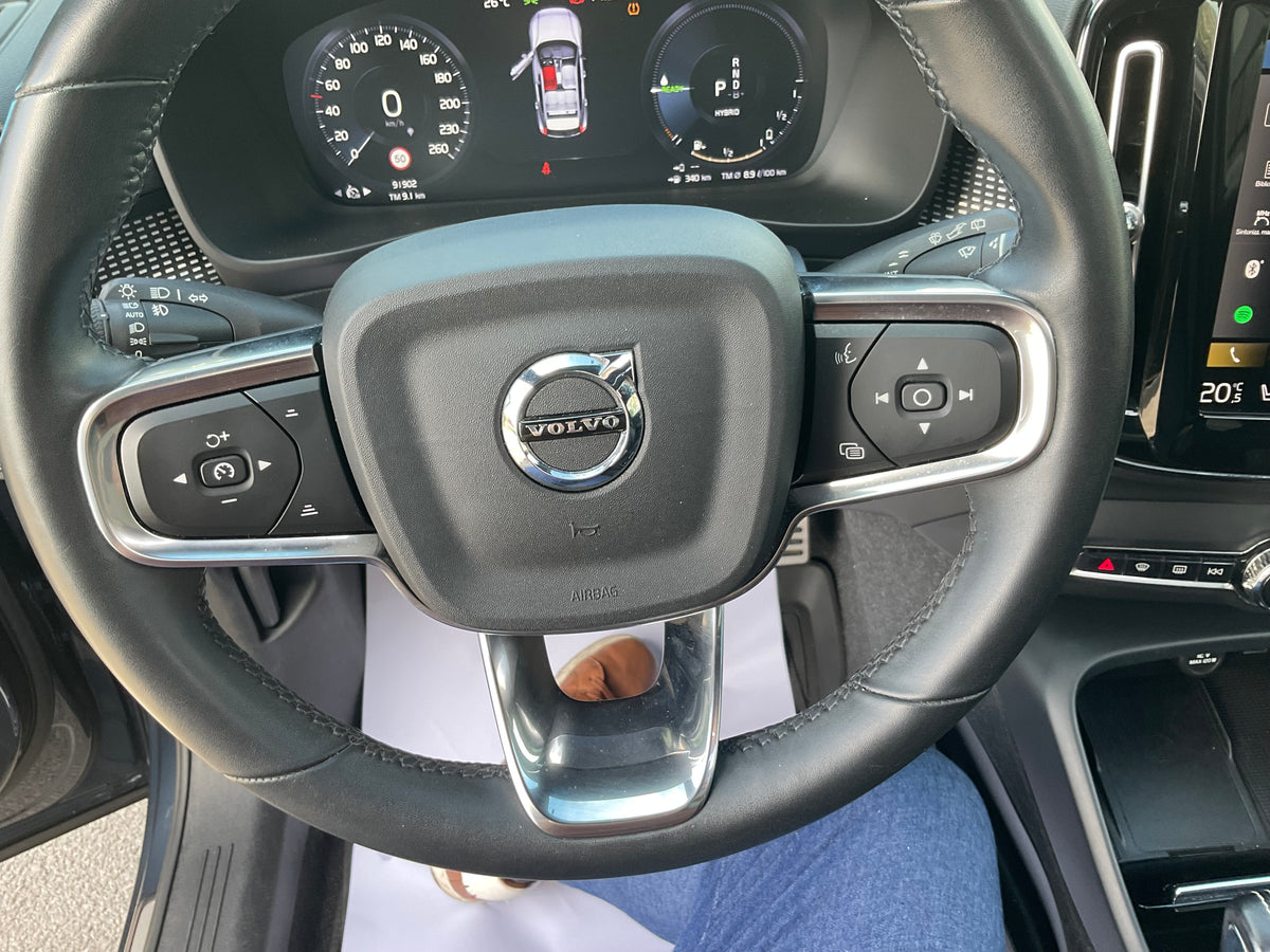 VOLVO XC 40 1.5 plugin 180 cv T5